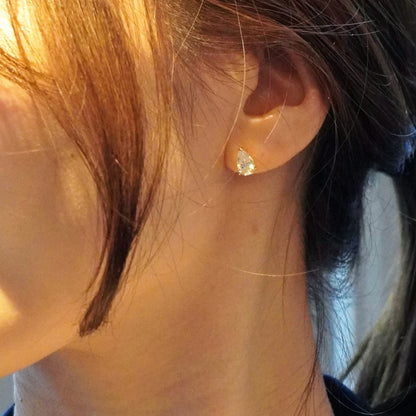 Moissanite Pear Shape Pierce