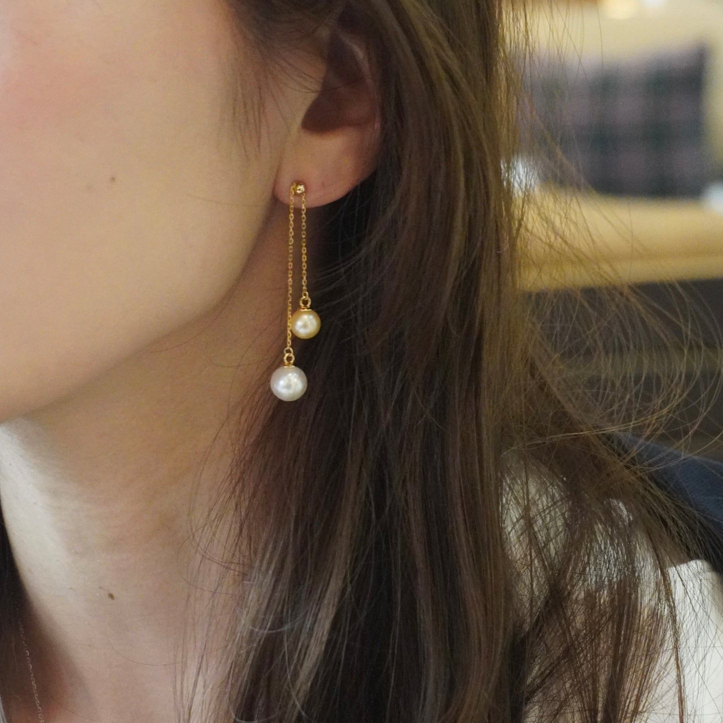 Double pearl Chain pierce