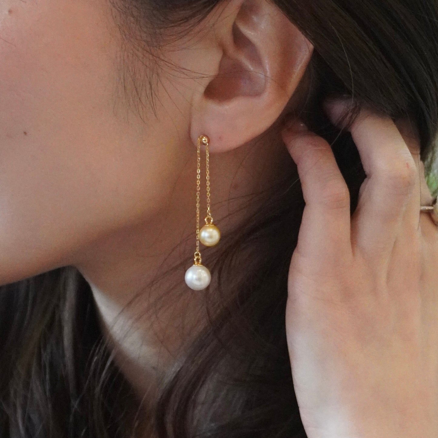 Double pearl Chain pierce