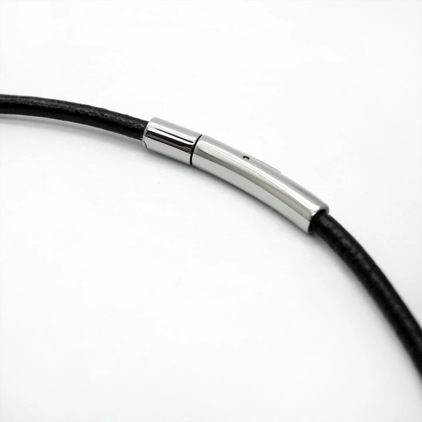 Baroque Pearl Leather Choker