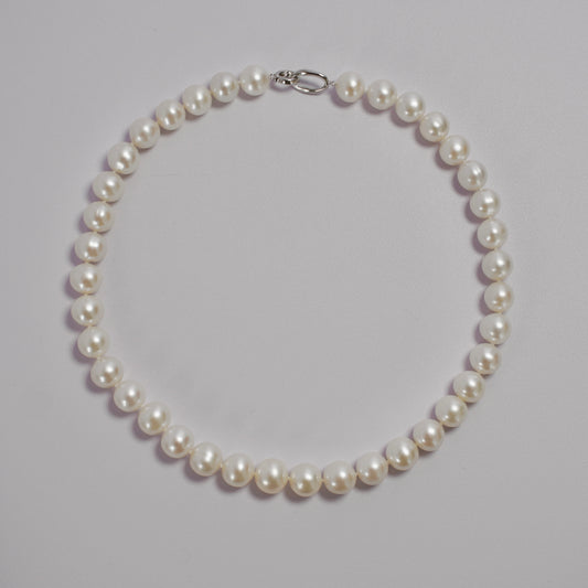 Big Pearl Necklace